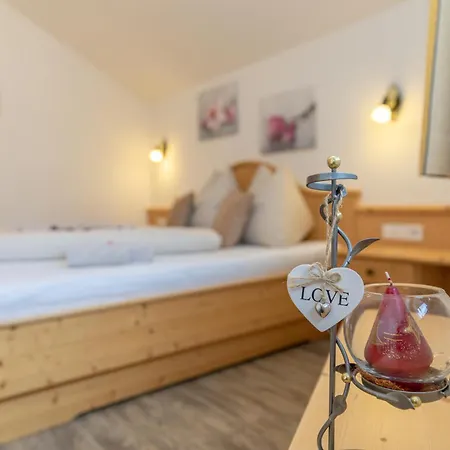 Appartements Umfahrer Tröpolach Habitación foto