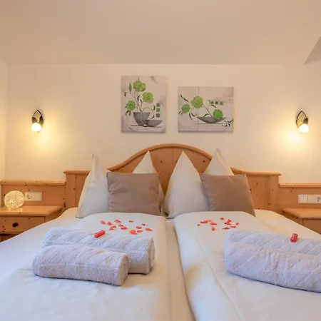 Appartements Umfahrer Tröpolach Habitación foto