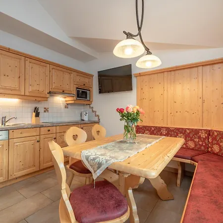 Appartements Umfahrer Tröpolach Habitación foto